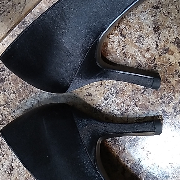 Euc satin pumps - Picture 4 of 8